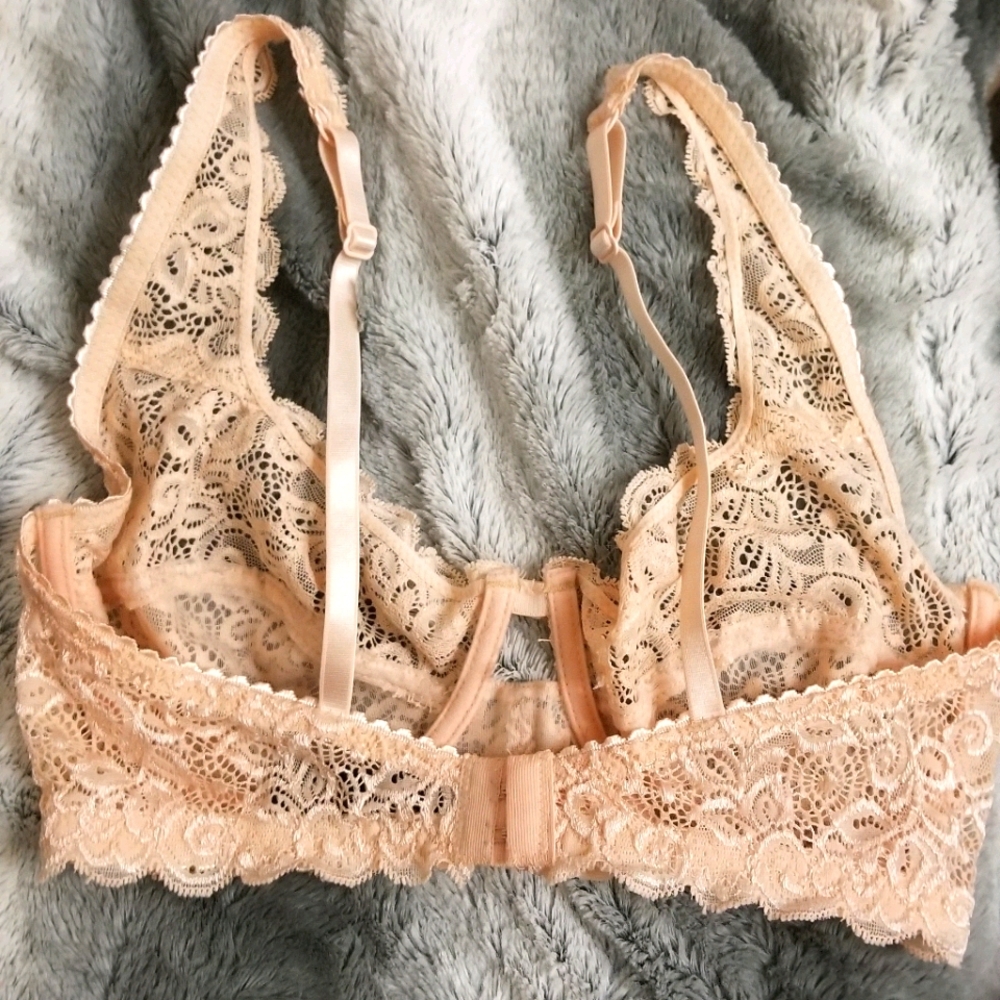 Pink Lace Bra - Picture 2 of 7